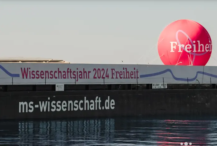 Besuch der MS Wissenschaft in Koblenz: Mit dem Motto „Freiheit“ im Wissenschaftsjahr 2024