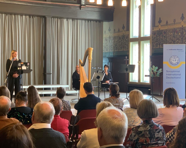 „Under pressure – mit Engagement gegen Rechts“